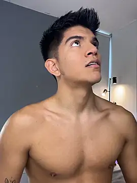 Snapshot of santiago_01 chatting on November 16, 2025, 9:20 pm santiago 01 online show from November 16, 2025, 9:20 pm