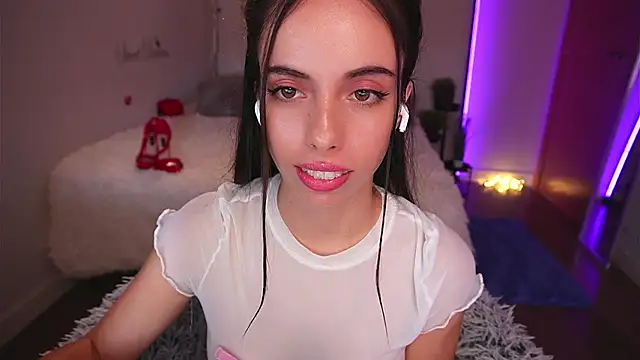 Snapshot of Dayna_Nebula chatting on October 5, 2025, 11:08 am Dayna Nebula online show from October 5, 2025, 11:08 am