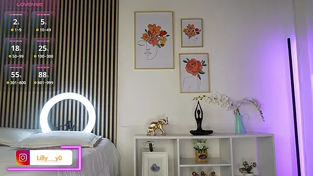 LillyDolls23 online show from December 2, 2025, 12:43 pm