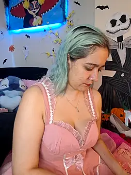 Snapshot of NaomiShimizu chatting on October 22, 2025, 9:14 pm NaomiShimizu online show from October 22, 2025, 9:14 pm