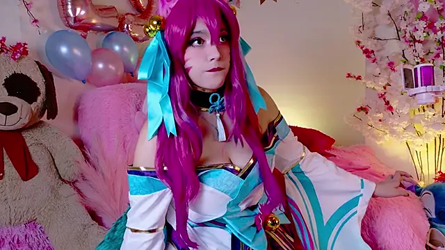 Snapshot of NaomiShimizu chatting on November 5, 2025, 8:20 pm NaomiShimizu online show from November 5, 2025, 8:20 pm