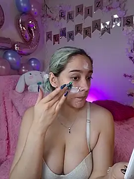 Snapshot of NaomiShimizu chatting on November 8, 2025, 8:40 pm NaomiShimizu online show from November 8, 2025, 8:40 pm