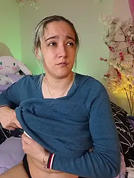 Snapshot of NaomiShimizu chatting on November 12, 2025, 8:41 pm NaomiShimizu online show from November 12, 2025, 8:41 pm