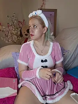 Snapshot of NaomiShimizu chatting on November 21, 2025, 9:24 pm NaomiShimizu online show from November 21, 2025, 9:24 pm