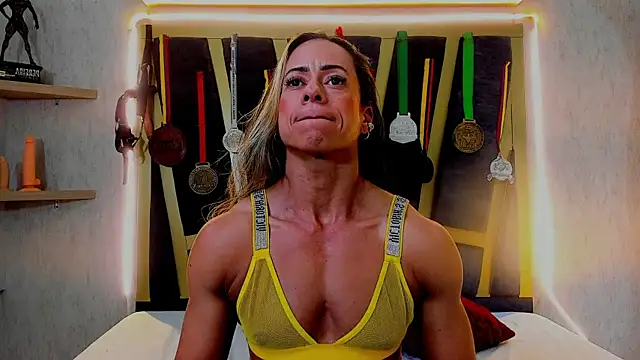 Khloe Rossich online show from May 14, 2026, 6:04 pm