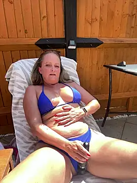 HoneyBluex online show from July 16, 2026, 11:05 am