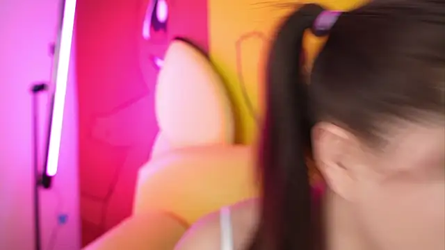 miss  pamela online show from March 25, 2026, 11:05 am