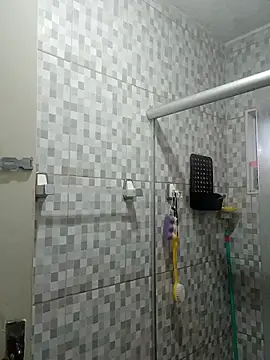 Nicolaskribeiro online show from April 1, 2026, 7:33 pm