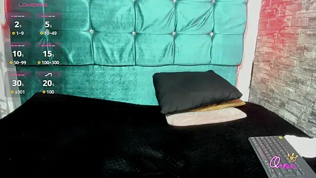 Cloee66 online show from April 7, 2026, 3:12 pm