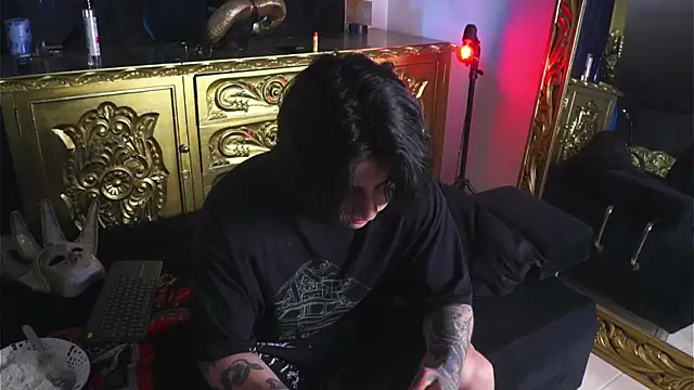 Snapshot of dantecoppolaa_ chatting on December 2, 2024, 7:16 pm dantecoppolaa online show from December 2, 2024, 7:16 pm
