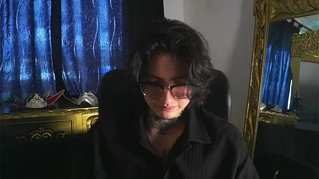 Snapshot of dantecoppolaa_ chatting on January 4, 2025, 4:43 pm dantecoppolaa online show from January 4, 2025, 4:43 pm