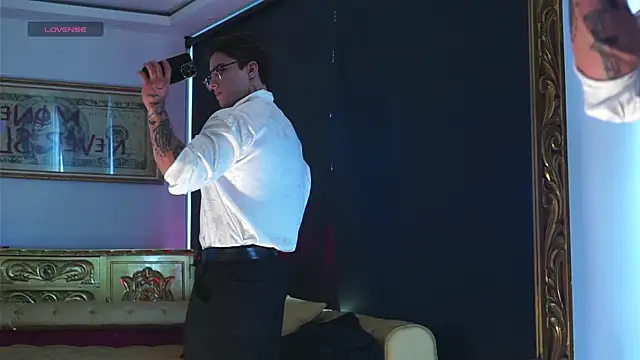 Snapshot of dantecoppolaa_ chatting on November 2, 2025, 8:33 pm dantecoppolaa online show from November 2, 2025, 8:33 pm