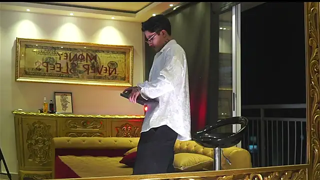 dantecoppolaa  online show from January 13, 2026, 1:44 am