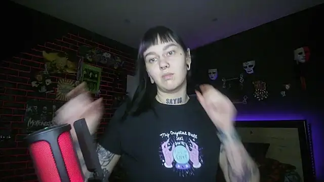 Snapshot of MoorderxDoll chatting on November 25, 2025, 7:36 pm MoorderxDoll online show from November 25, 2025, 7:36 pm