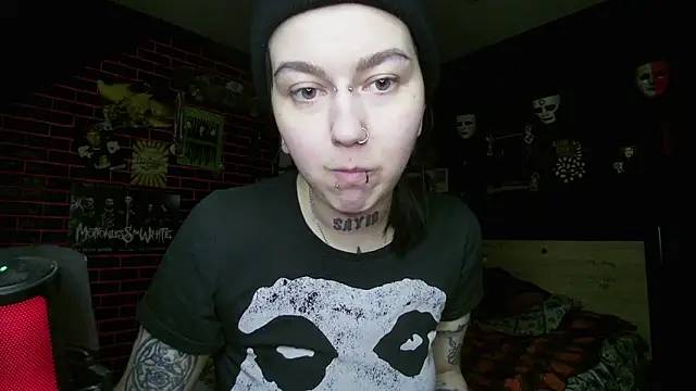 MoorderxDoll online show from April 12, 2026, 9:53 pm