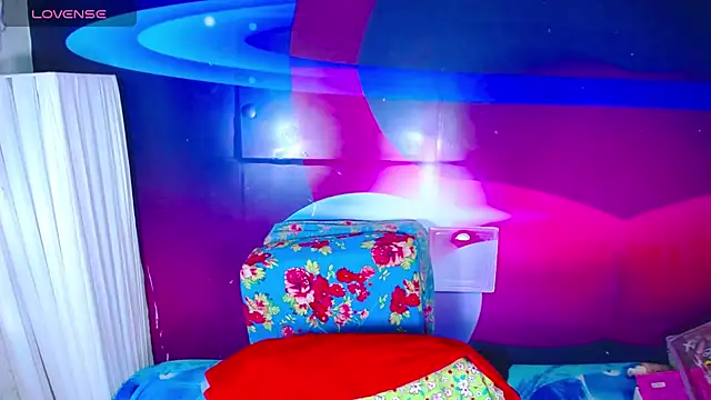 Snapshot of Cristalxxts chatting on December 13, 2025, 7:53 pm Cristalxxts online show from December 13, 2025, 7:53 pm