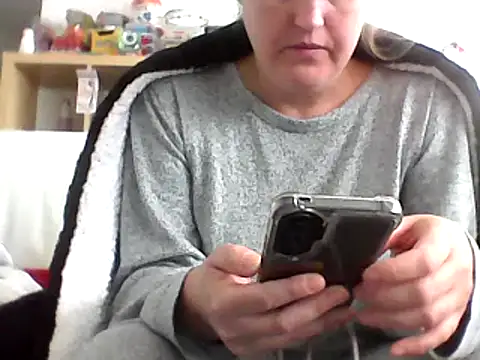 Snapshot of DragoneSFR chatting on February 24, 2025, 10:48 am DragoneSFR online show from February 24, 2025, 10:48 am