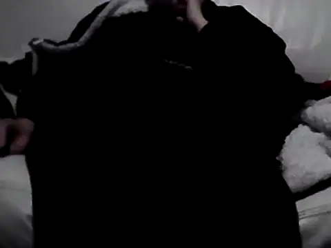 Snapshot of DragoneSFR chatting on March 1, 2025, 9:04 pm DragoneSFR online show from March 1, 2025, 9:04 pm