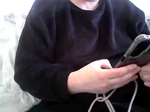 Snapshot of DragoneSFR chatting on March 5, 2025, 8:32 am DragoneSFR online show from March 5, 2025, 8:32 am