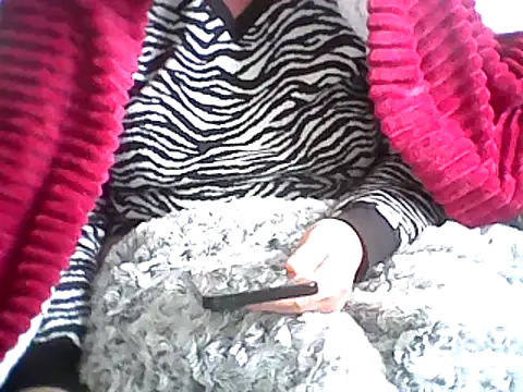 Snapshot of DragoneSFR chatting on March 13, 2025, 12:46 pm DragoneSFR online show from March 13, 2025, 12:46 pm