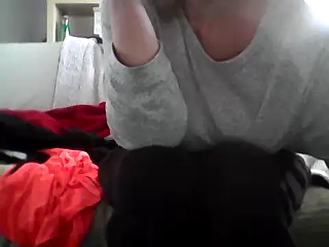 Snapshot of DragoneSFR chatting on March 19, 2025, 8:01 am DragoneSFR online show from March 19, 2025, 8:01 am