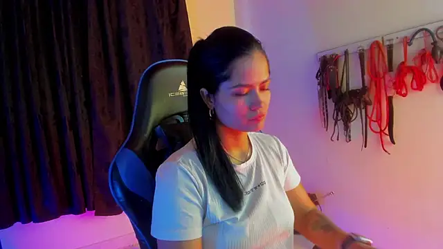 scarlet-kennedy98 online show from October 8, 2025, 9:01 pm