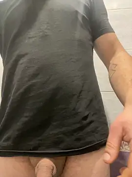 Snapshot of vanho29 chatting on February 6, 2026, 10:24 pm vanho29 online show from February 6, 2026, 10:24 pm