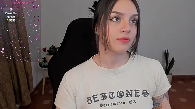 anaveleeez online show from December 10, 2024, 3:09 am