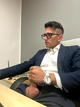 masterboss  online show from October 29, 2025, 1:02 pm