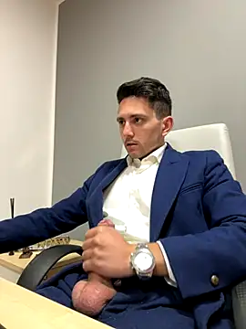 masterboss  online show from November 11, 2025, 1:22 pm