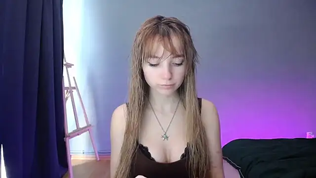 LuciaYoung online show from February 5, 2025, 12:17 pm