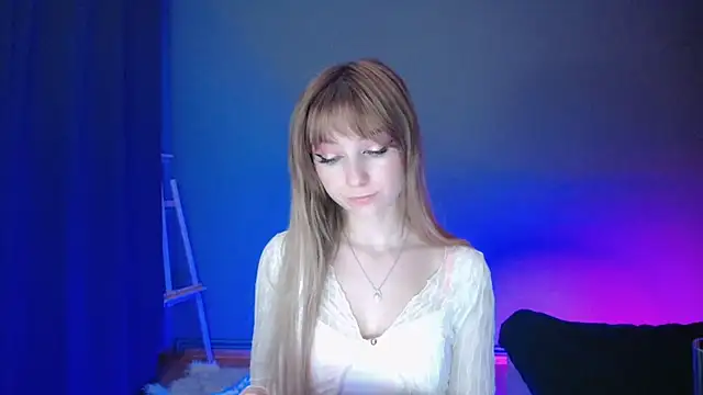 LuciaYoung online show from March 11, 2025, 10:31 pm