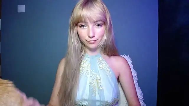 LuciaYoung online show from September 9, 2025, 6:24 am