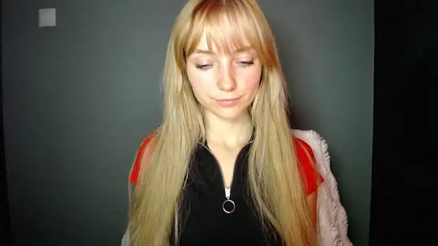 LuciaYoung online show from September 27, 2025, 7:19 pm