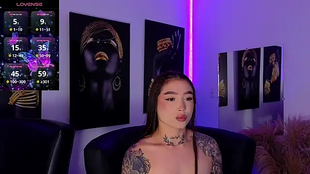 Snapshot of _brenna_hanson chatting on October 25, 2025, 7:30 pm brenna hanson online show from October 25, 2025, 7:30 pm