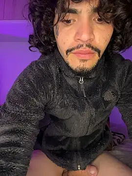 Snapshot of aangie__uwu chatting on February 6, 2025, 5:25 am aangie uwu online show from February 6, 2025, 5:25 am