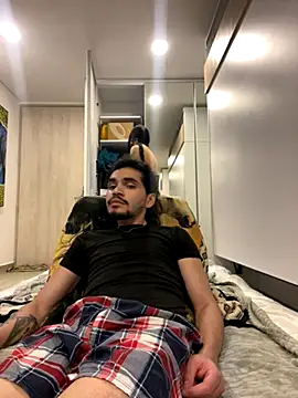 Snapshot of aangie__uwu chatting on October 27, 2025, 2:15 am aangie uwu online show from October 27, 2025, 2:15 am