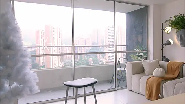 Snapshot of Ms_Sammy chatting on December 20, 2025, 1:07 pm Ms Sammy online show from December 20, 2025, 1:07 pm