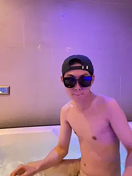 Snapshot of hihi0169 chatting on December 13, 2024, 1:33 pm hihi0169 online show from December 13, 2024, 1:33 pm