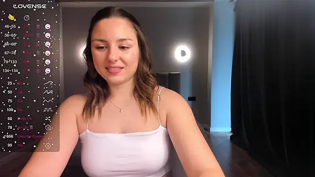 Snapshot of ThreeshaWhite chatting on February 22, 2025, 1:13 pm ThreeshaWhite online show from February 22, 2025, 1:13 pm