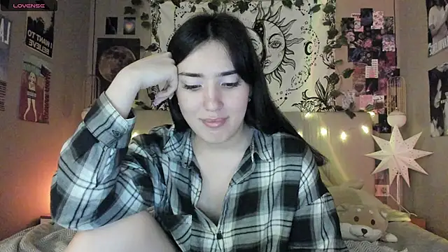 Snapshot of Anisawithlove chatting on February 3, 2025, 8:57 pm Anisawithlove online show from February 3, 2025, 8:57 pm