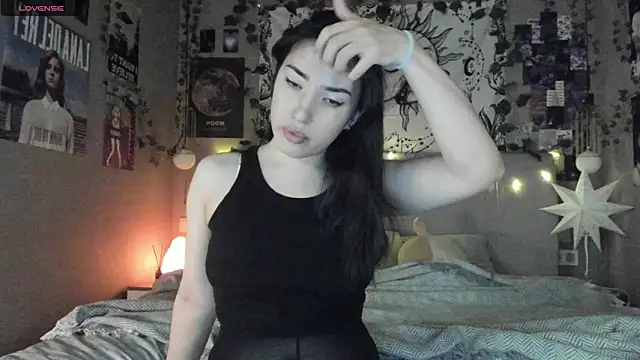 Snapshot of Anisawithlove chatting on February 14, 2025, 11:53 am Anisawithlove online show from February 14, 2025, 11:53 am