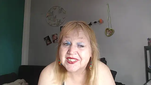 Snapshot of Blasflittchen chatting on March 21, 2026, 3:37 pm Blasflittchen online show from March 21, 2026, 3:37 pm