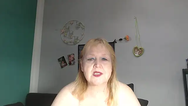 Snapshot of Blasflittchen chatting on March 22, 2026, 12:19 pm Blasflittchen online show from March 22, 2026, 12:19 pm