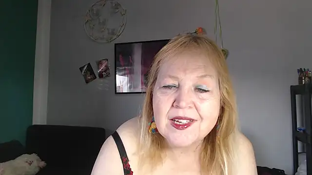 Snapshot of Blasflittchen chatting on March 26, 2026, 12:22 pm Blasflittchen online show from March 26, 2026, 12:22 pm