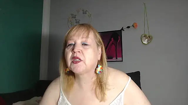 Snapshot of Blasflittchen chatting on April 1, 2026, 9:54 am Blasflittchen online show from April 1, 2026, 9:54 am