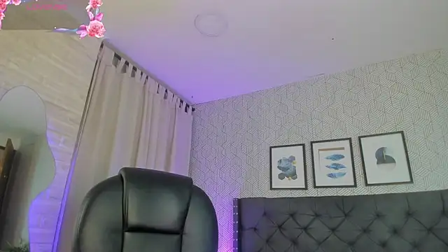 emma  smith1 online show from March 22, 2025, 10:49 am