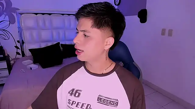 Snapshot of Niicky1_ chatting on December 27, 2024, 8:39 pm Niicky1 online show from December 27, 2024, 8:39 pm