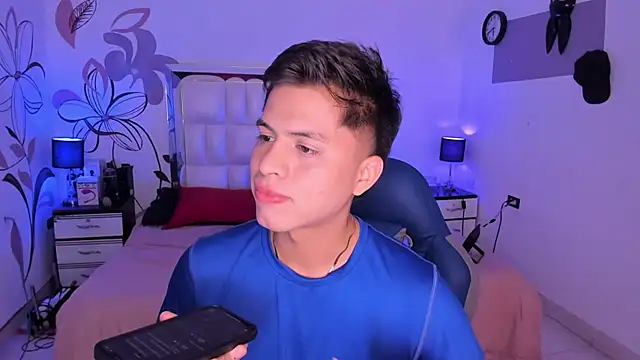 Snapshot of Niicky1_ chatting on January 28, 2025, 8:36 pm Niicky1 online show from January 28, 2025, 8:36 pm