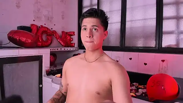 Snapshot of Niicky1_ chatting on February 15, 2025, 9:15 pm Niicky1 online show from February 15, 2025, 9:15 pm